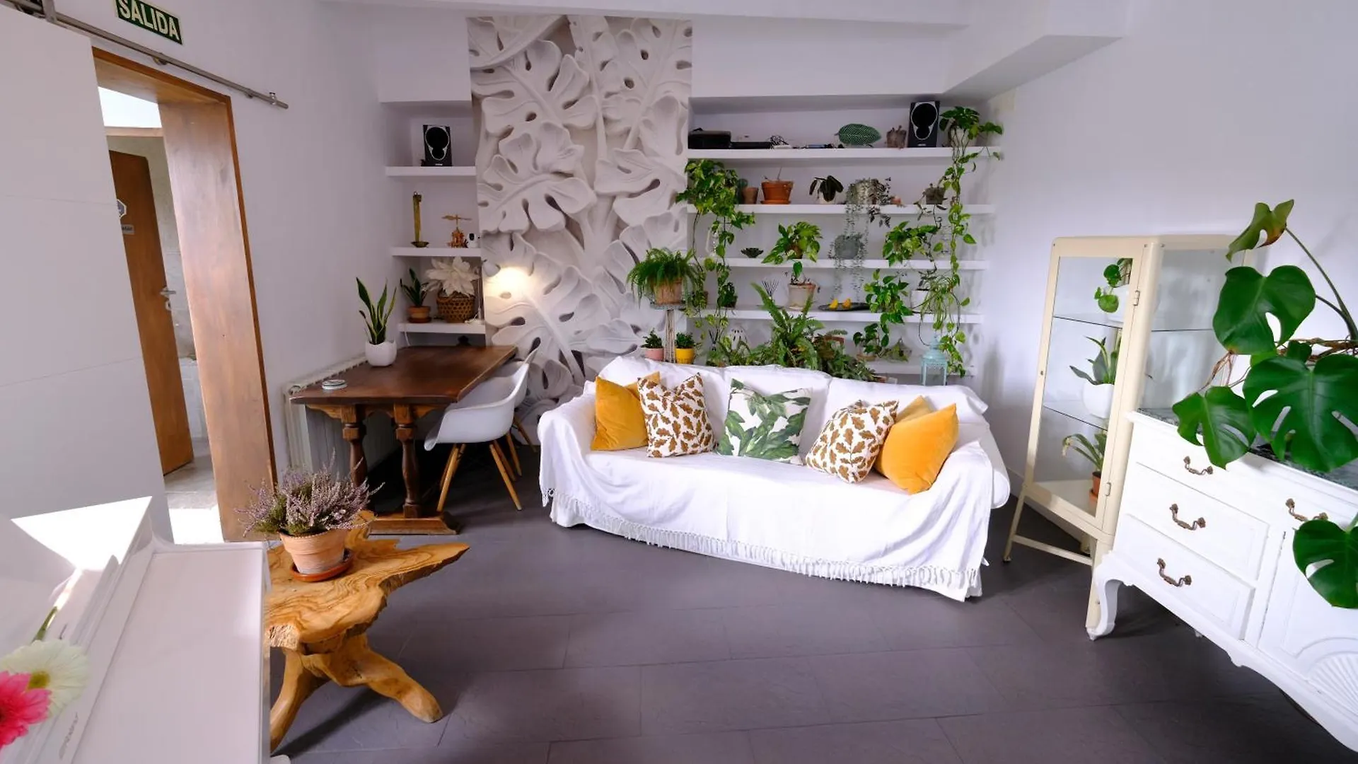 Casa Caimari Guest House, For Mountain Lovers! location