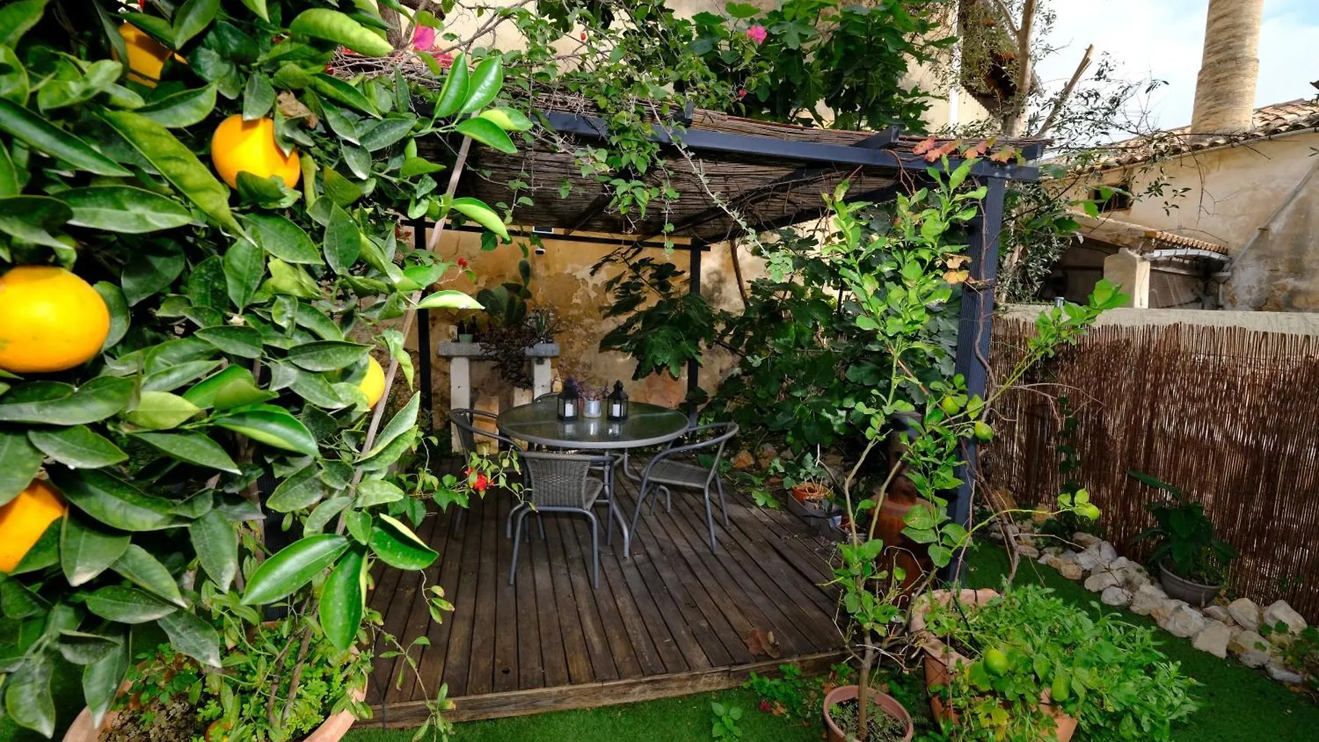 Casa Caimari Guest House, For Mountain Lovers!