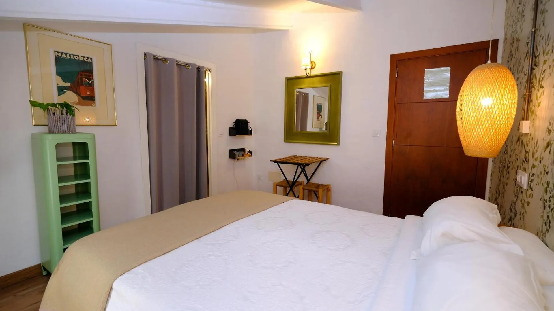 Bed & Breakfast Casa Caimari Guest House, For Mountain Lovers! Spain