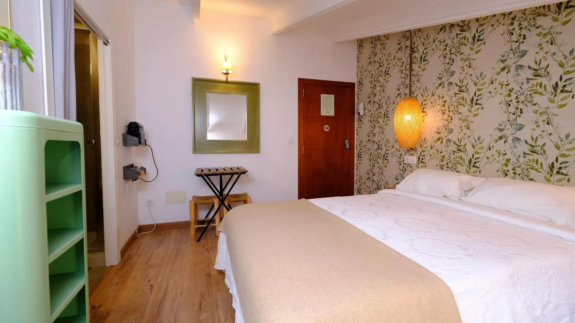 Bed & Breakfast Casa Caimari Guest House, For Mountain Lovers!