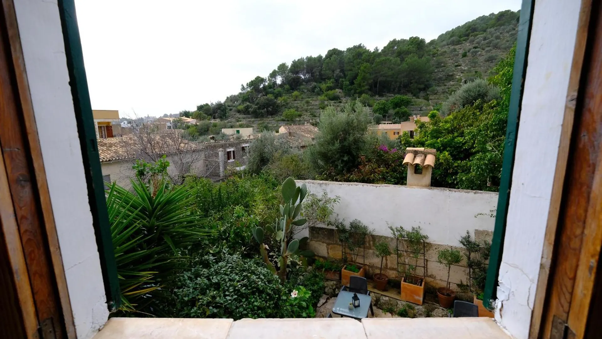 Casa Caimari Guest House, For Mountain Lovers! Spain